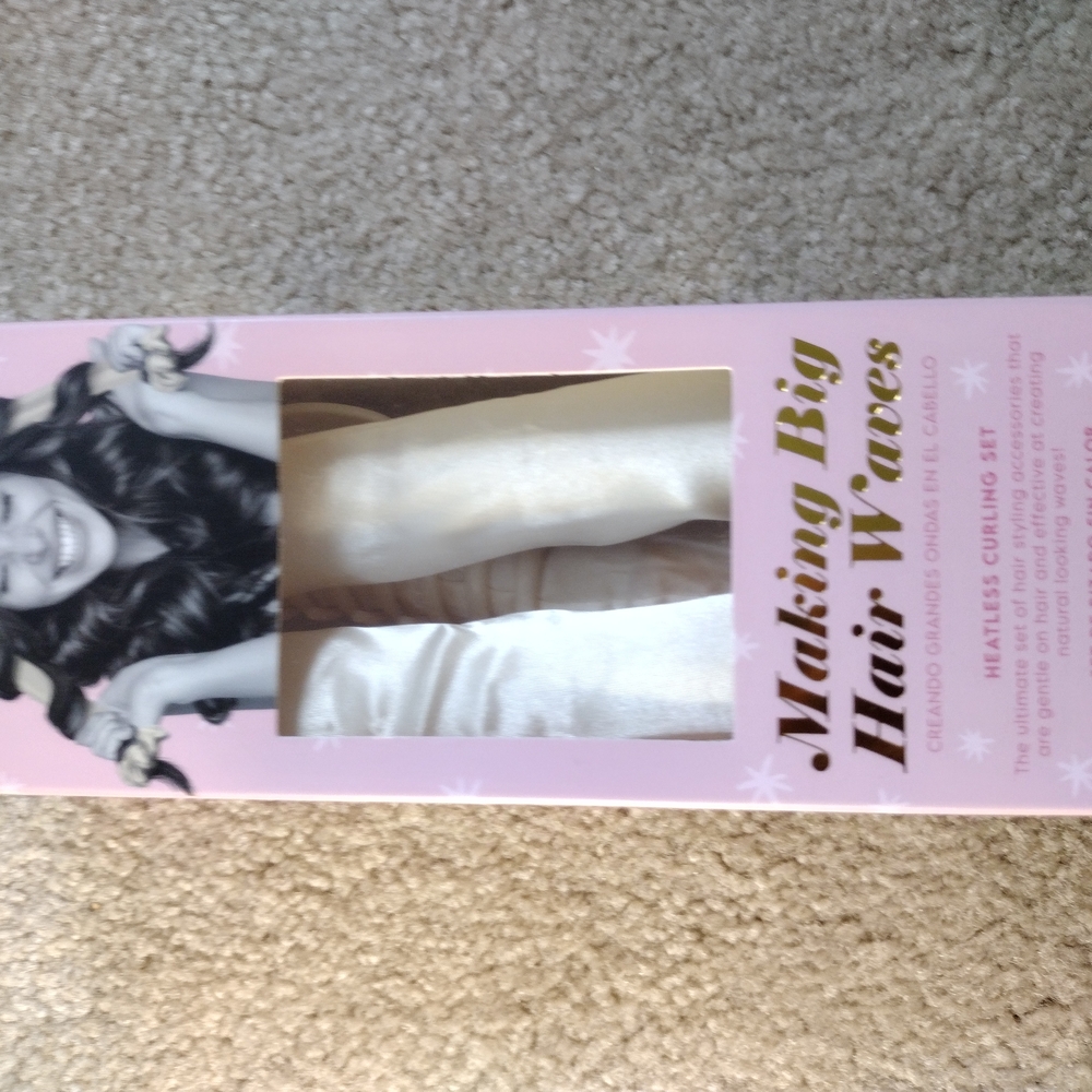 Heatless Curling Set in White and Cream